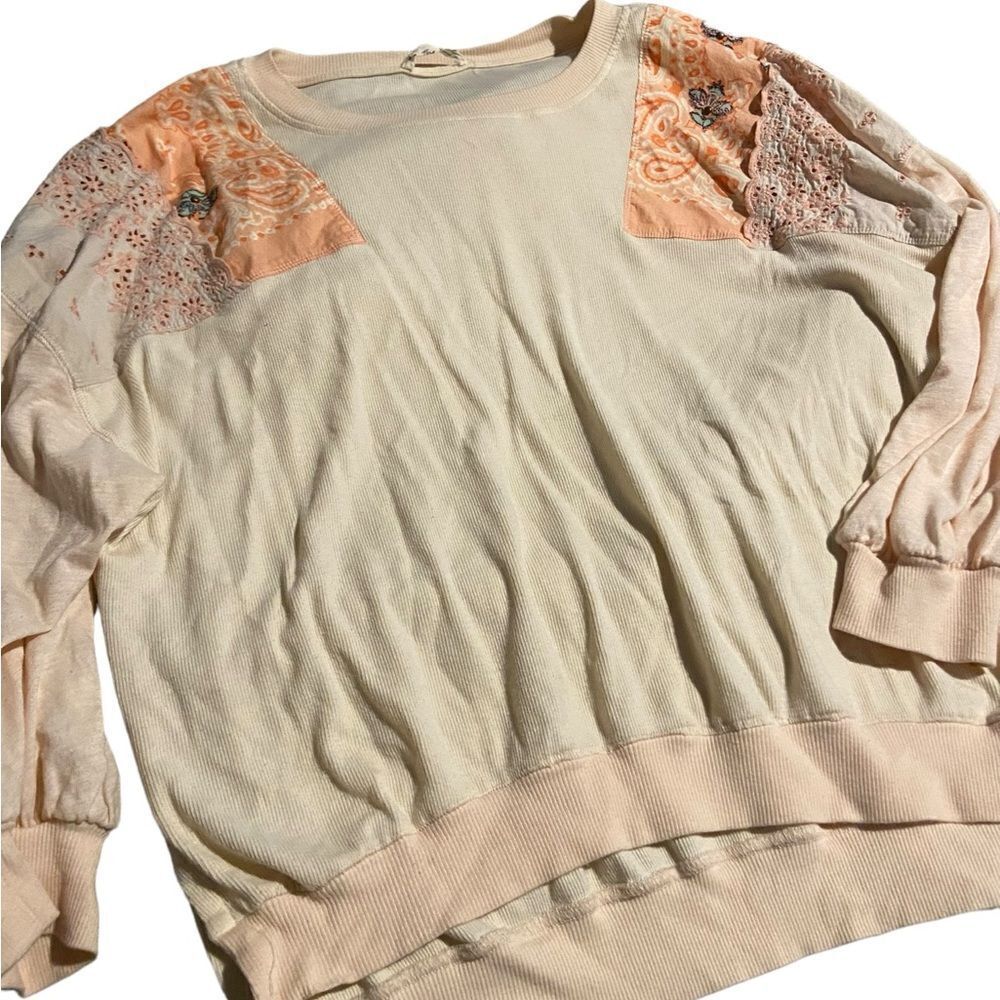 We The Free size medium excellent condition